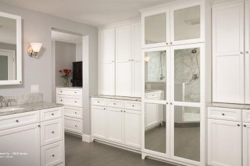 Bathroom remodeling in Palmetto Bay in white and light gray