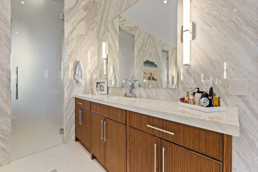 Stainless-Steel-Sass-Meets-Walnut-Class-27