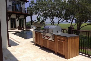 Outdoor cabinets for Kendall, FL home