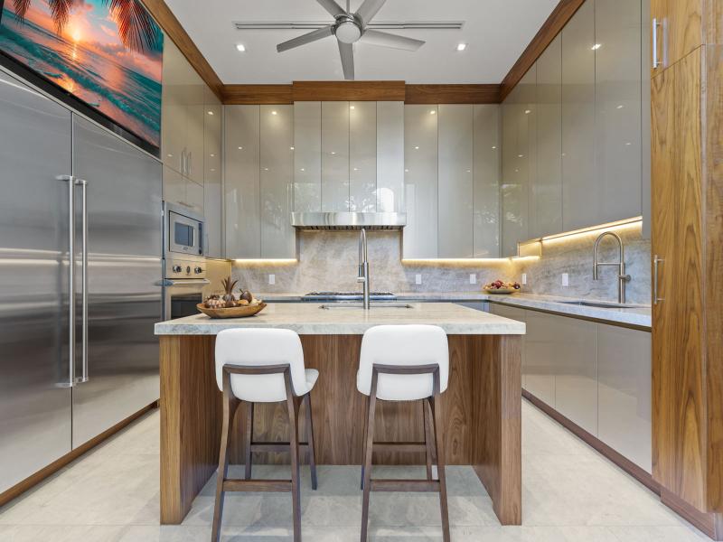 Stainless-Steel-Sass-Meets-Walnut-Class-1