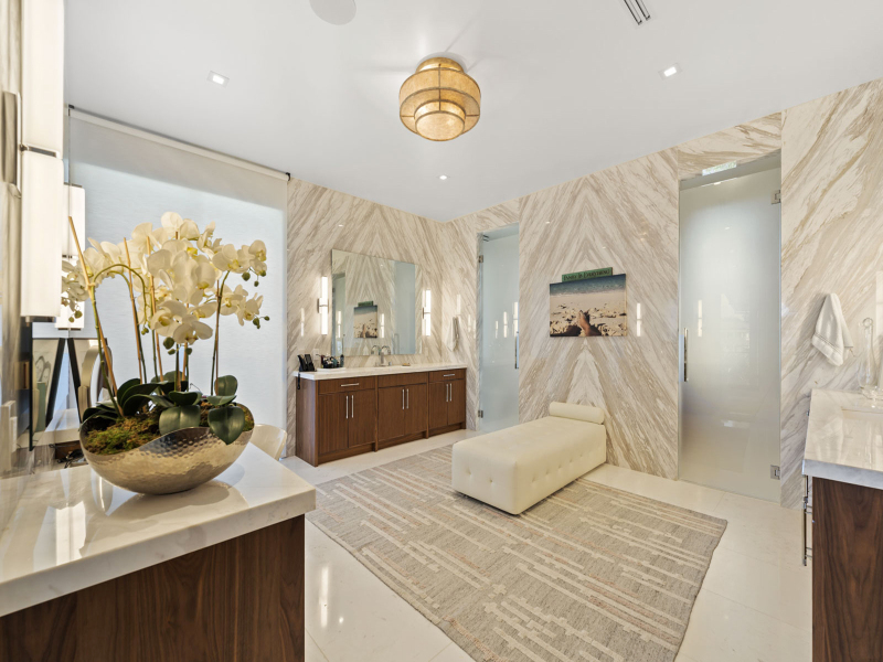 Stainless-Steel-Sass-Meets-Walnut-Class-12