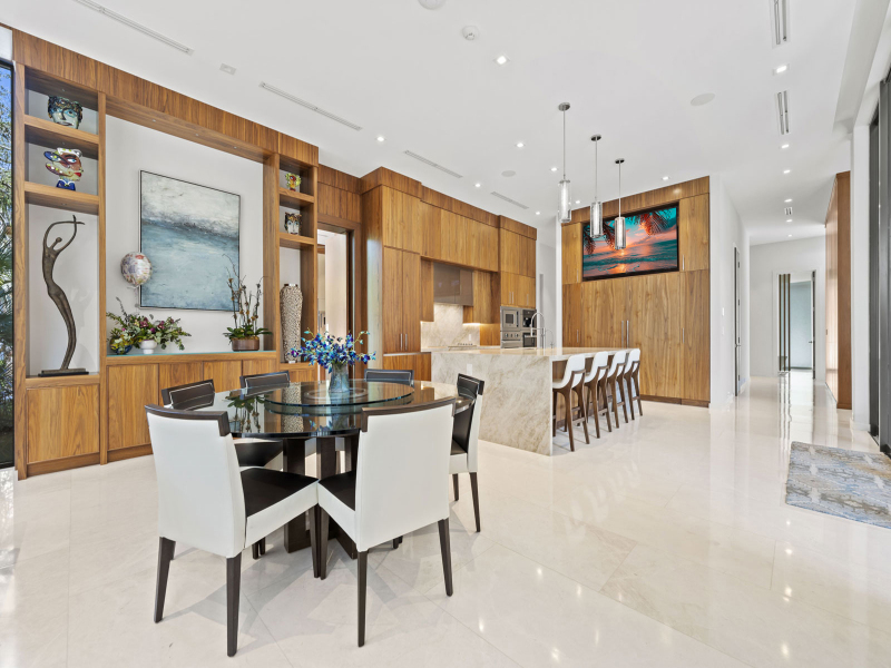 Stainless-Steel-Sass-Meets-Walnut-Class-6