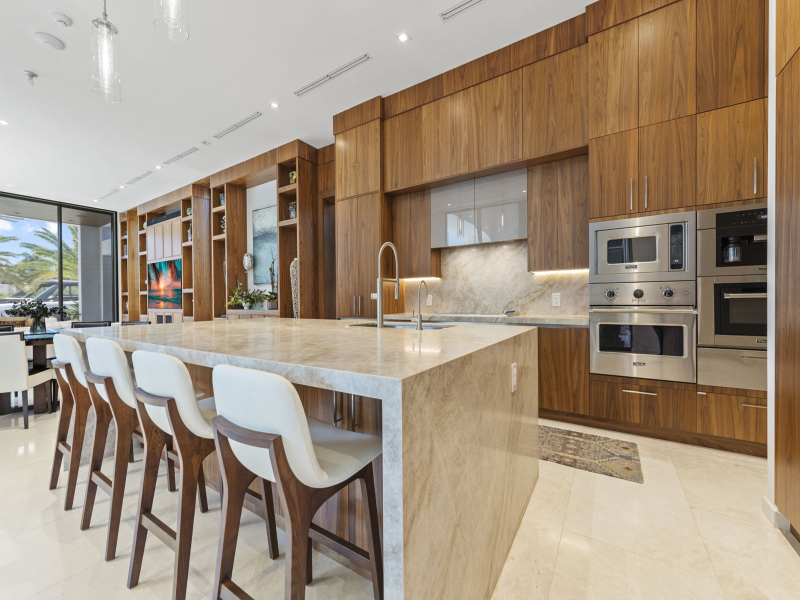 Stainless-Steel-Sass-Meets-Walnut-Class-7