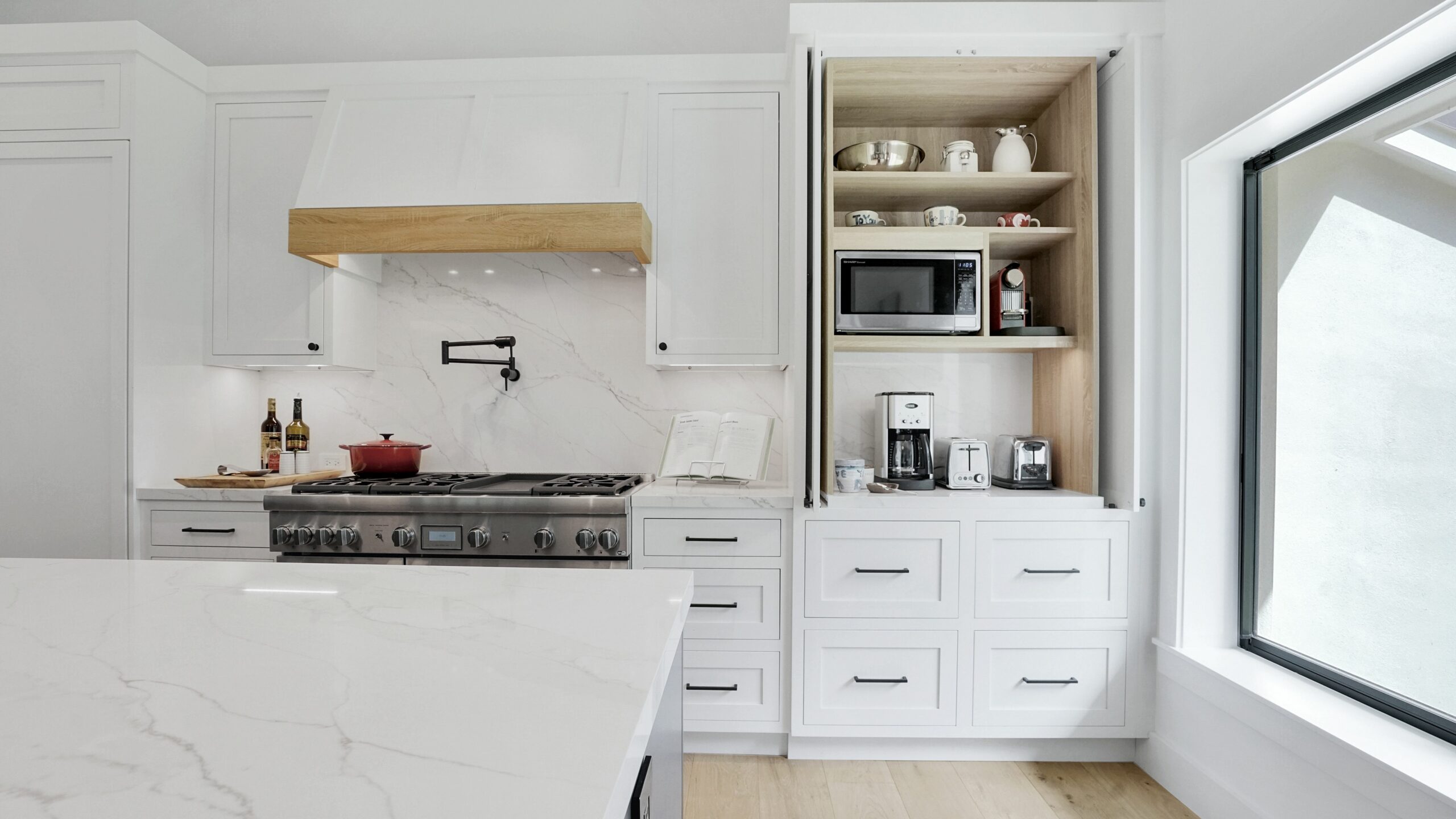 White Kitchen with Appliance Center and a Nice Kitchen Design in Pinecrest, Palmetto Bay, Coral Gables, Key Largo, Miami